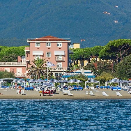 Hotel Happy Marina di Pietrasanta Exterior foto